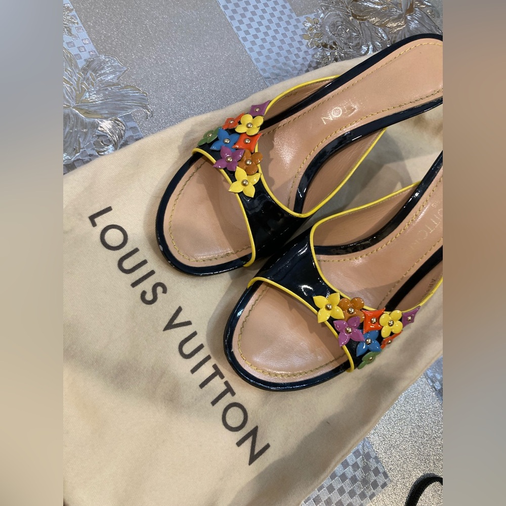 💯% Authentic Louis Vuitton sandals kitten heels - Picture 2 of 10
